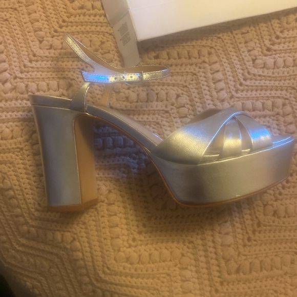Schutz silver platform sandals 9.5 - Picture 4 of 7